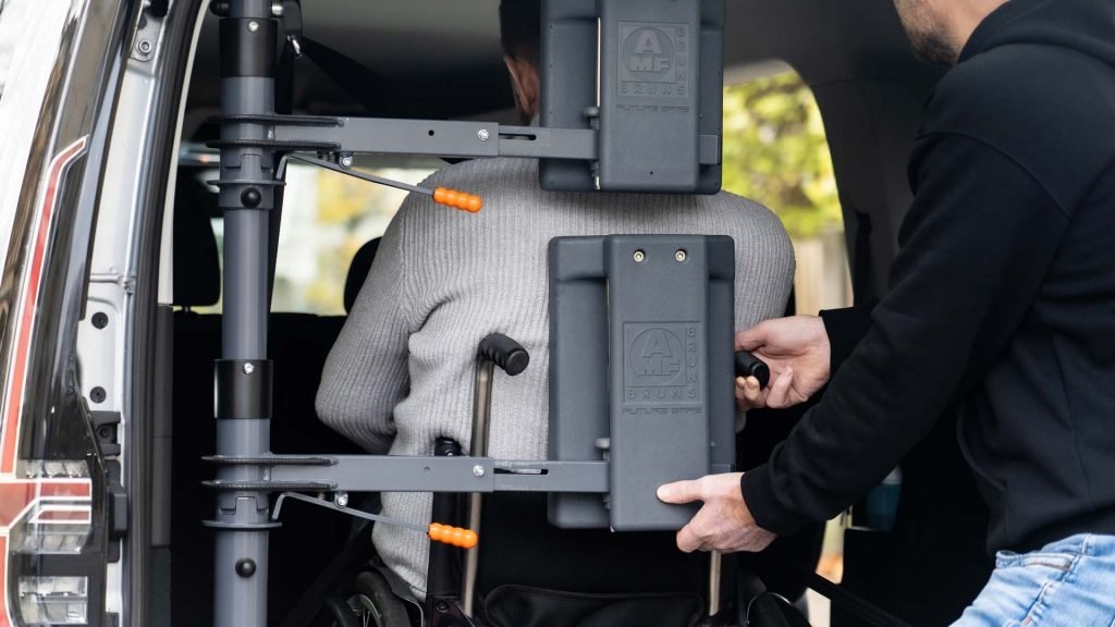 14 Leistungen Sicherung Rollstuhl Huckepack